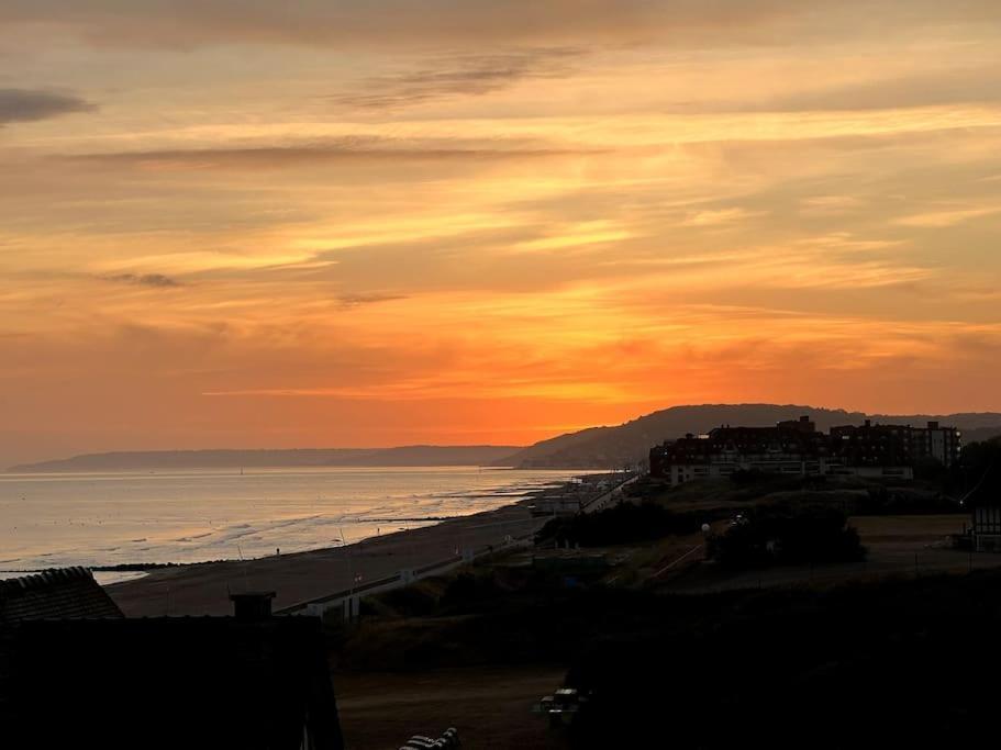 Sur La Plage / Enjoy The Beach Apartman Cabourg Kültér fotó